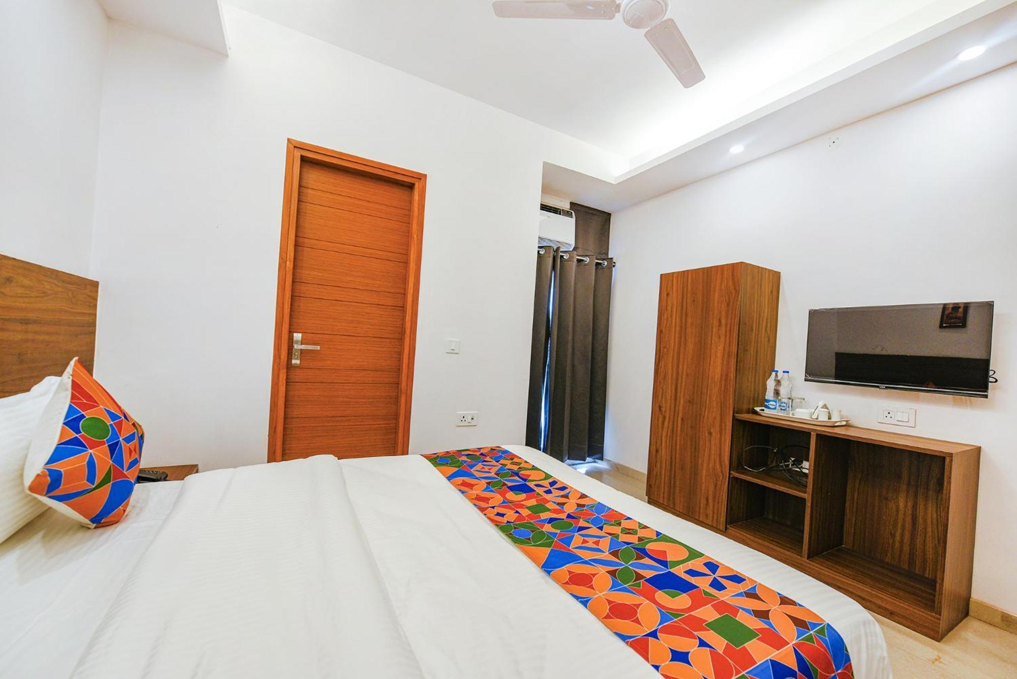 Fabhotel Sparkling - Nr Yashobhoomi Convention Centre Delhi  Exterior photo