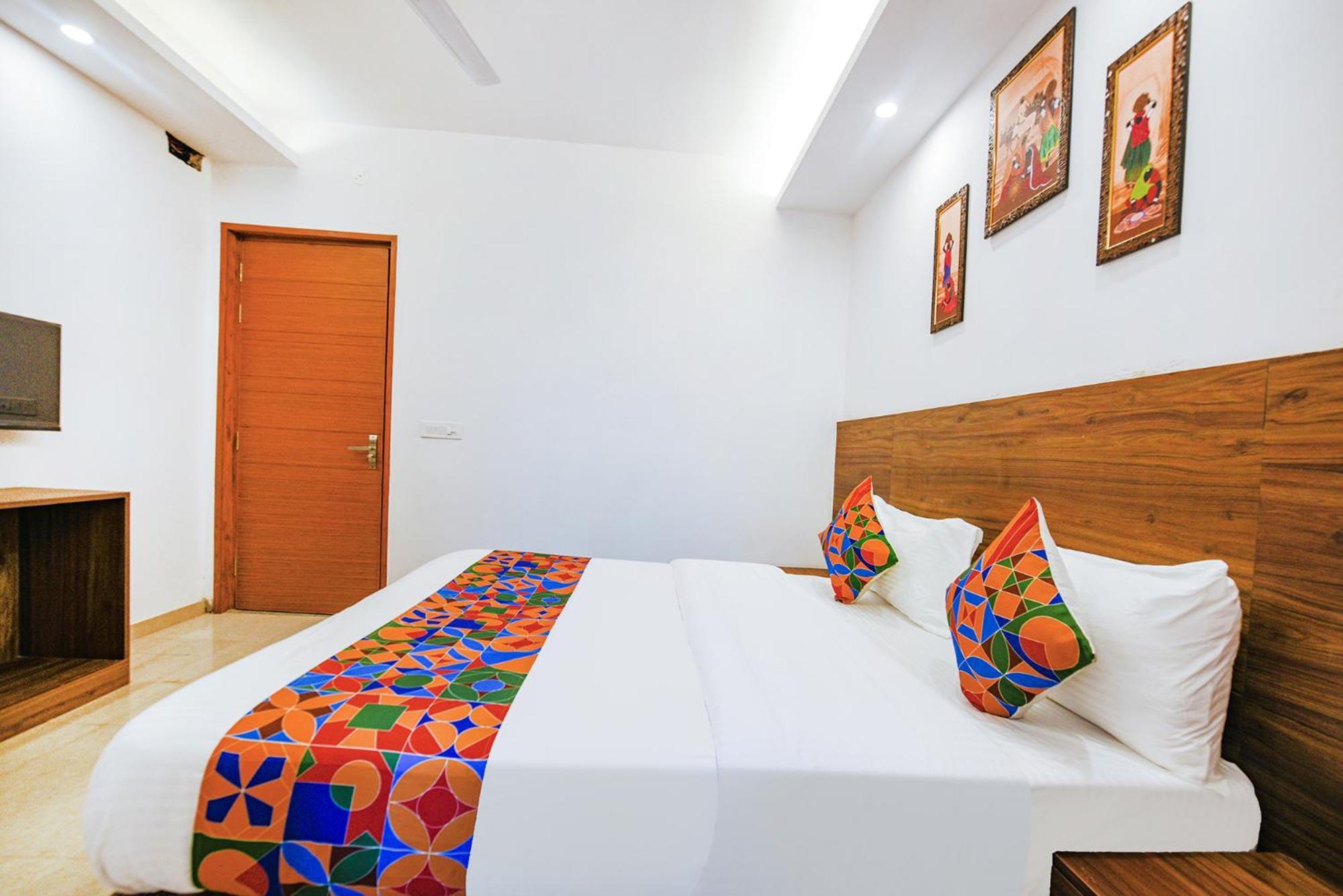Fabhotel Sparkling - Nr Yashobhoomi Convention Centre Delhi  Exterior photo